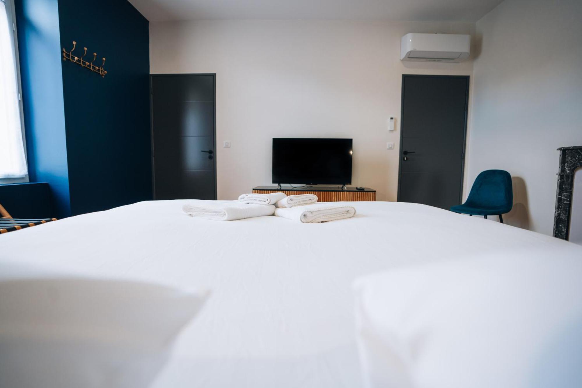 La Marjolaine - Demeure D'Hotes - Service Para-Hoteiier - Premium Шатору Экстерьер фото