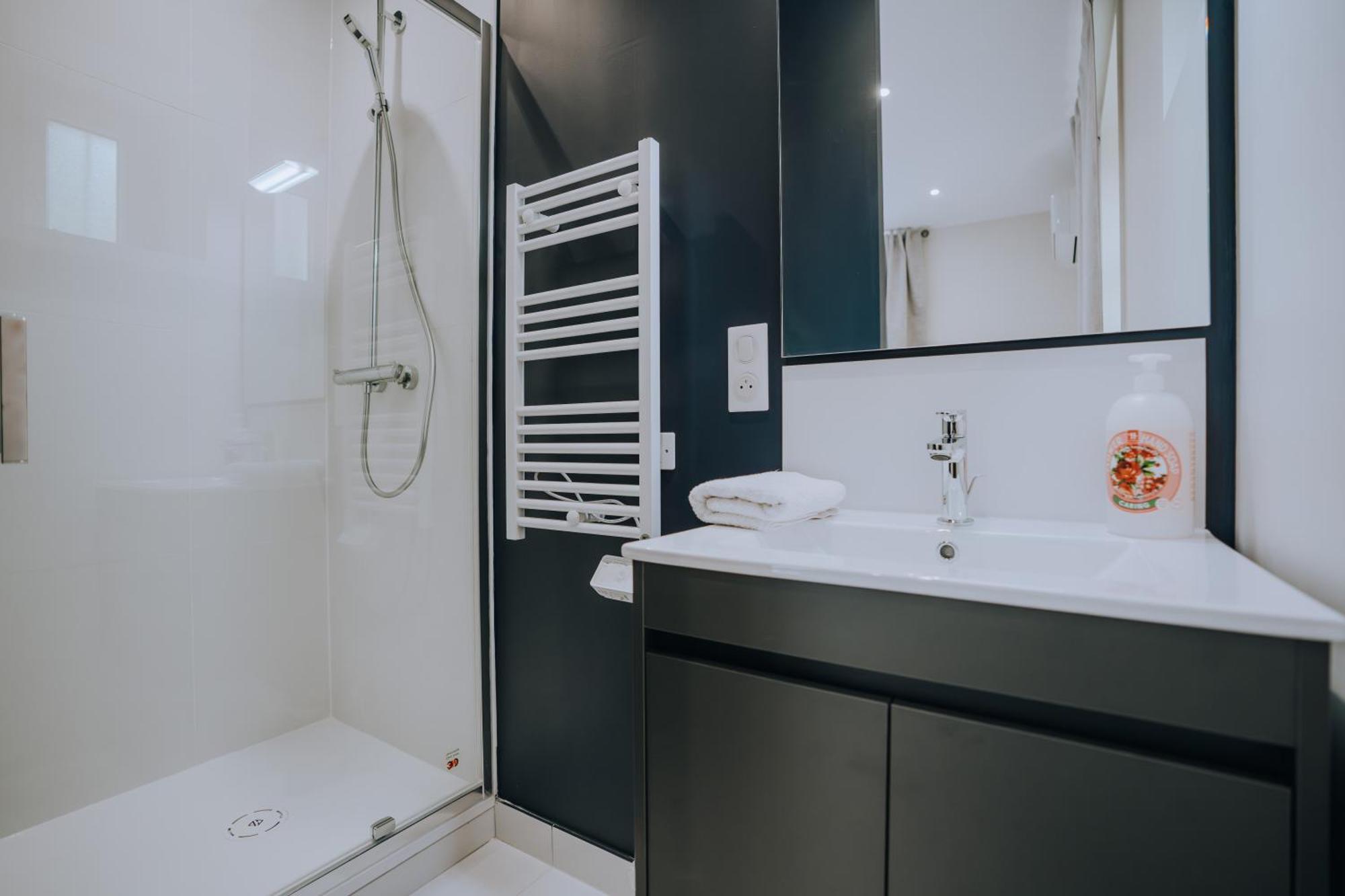 La Marjolaine - Demeure D'Hotes - Service Para-Hoteiier - Premium Шатору Экстерьер фото